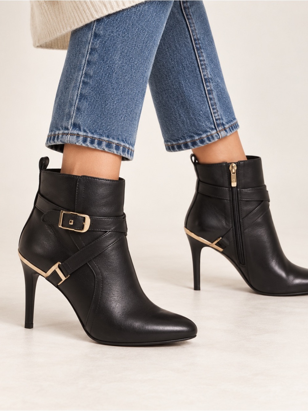 Marc Fisher Black Leather Stiletto Ankle. Size 7